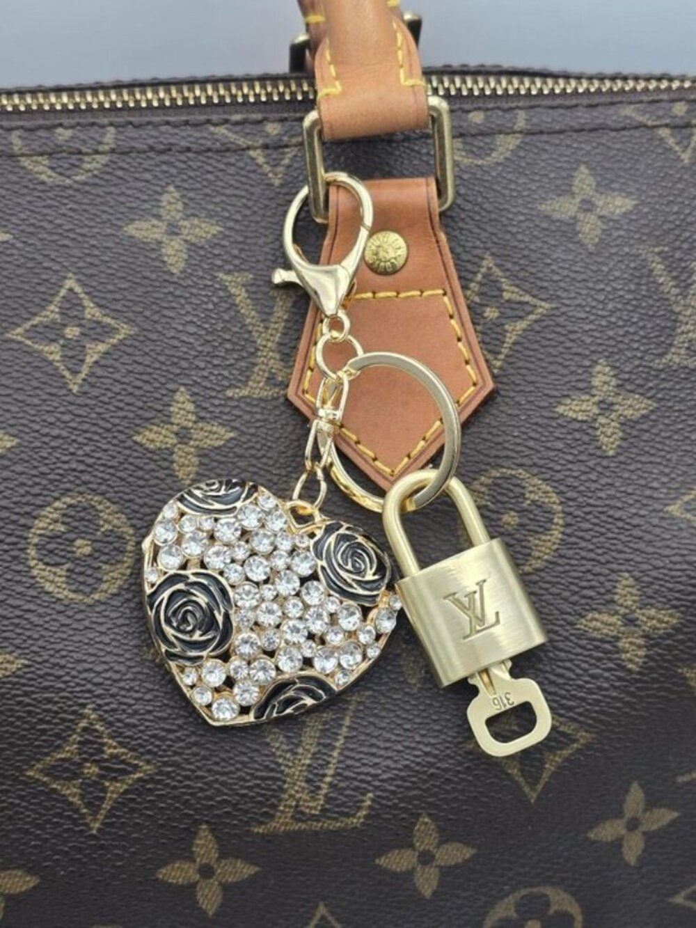 Authentic Louis Vuitton Gold Padlock 🔒 Key Set w/ Unbranded Heart Bag Charm - Picture 2 of 10